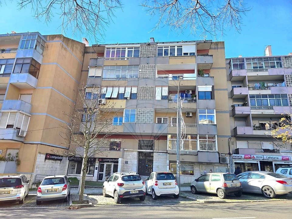 Apartamento T2 para Arrendamento em Odivelas Foto 29