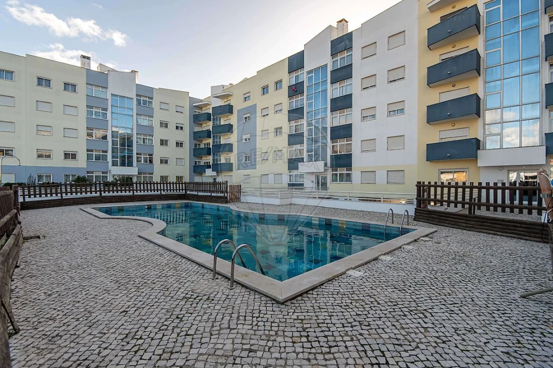 Apartamento T1 para Venda em Carregado e Cadafais Foto 7