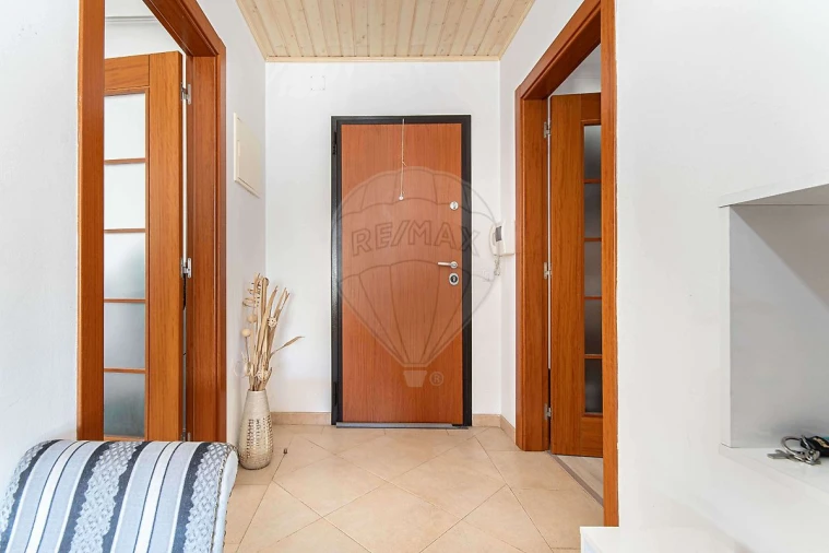 Apartamento T1 para Venda em Carregado e Cadafais Foto 15