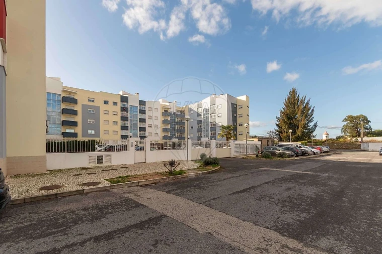 Apartamento T1 para Venda em Carregado e Cadafais Foto 2