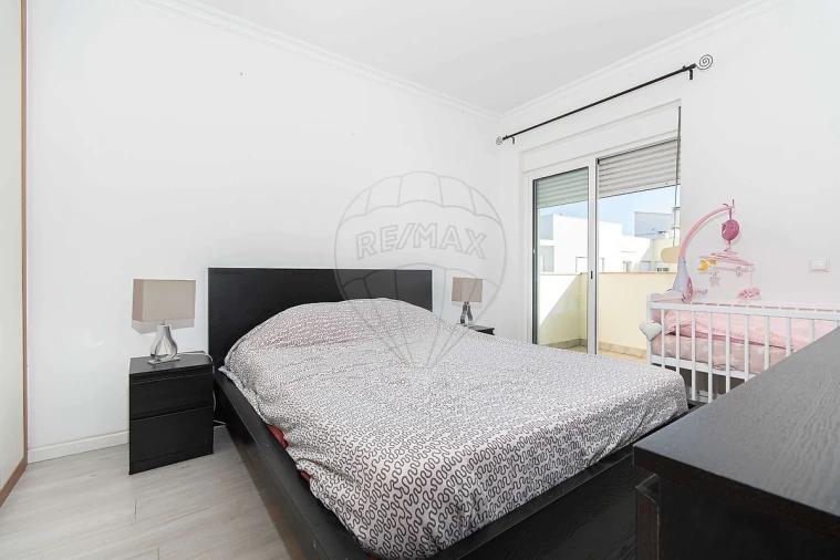 Apartamento T1 para Venda em Carregado e Cadafais Foto 9