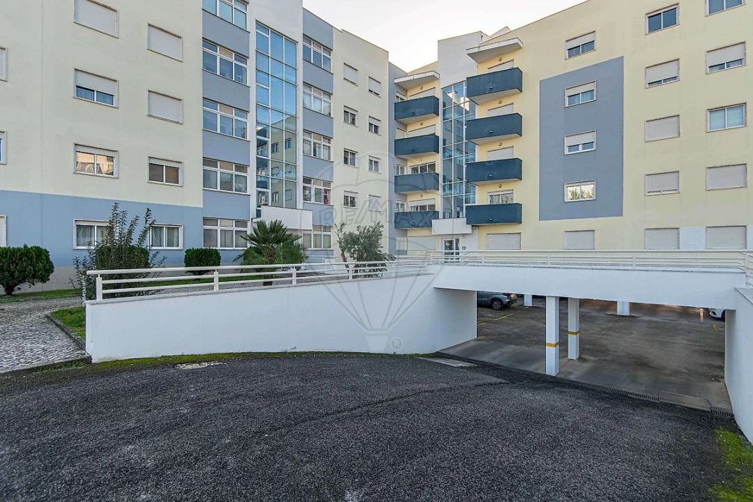 Apartamento T1 para Venda em Carregado e Cadafais Foto 11