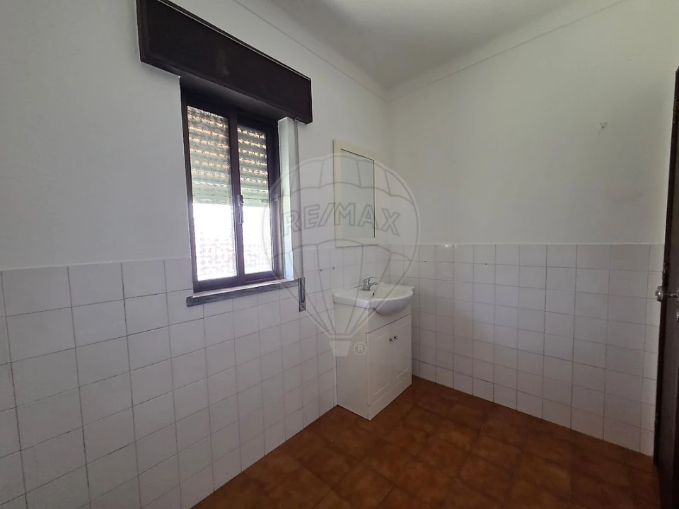 Moradia T1 para Venda em Branca Foto 17