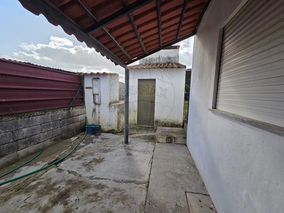 Moradia T1 para Venda em Branca Foto 24