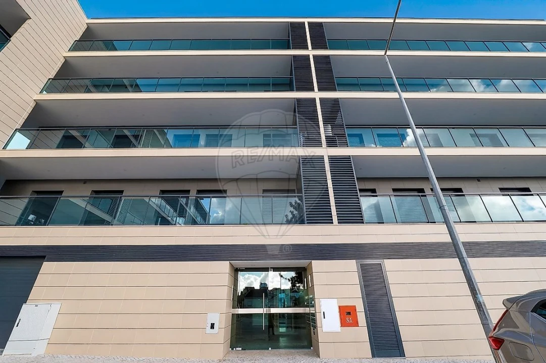 Apartamento T2 para Arrendamento em Pontinha e Famões Foto 2