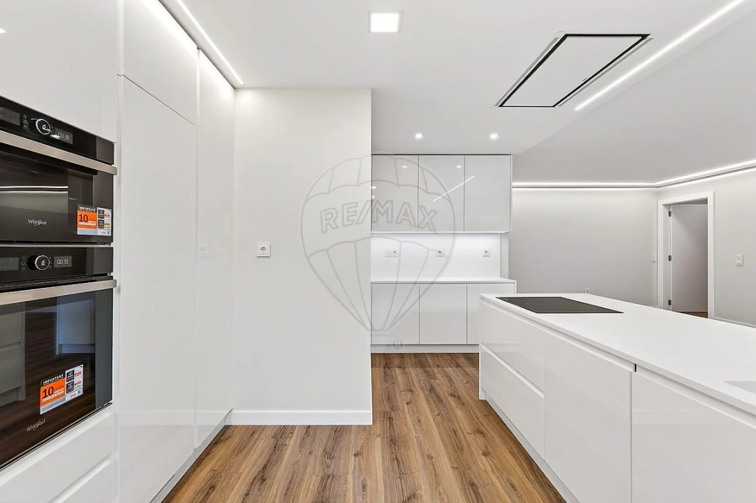 Apartamento T2 para Arrendamento em Pontinha e Famões Foto 9