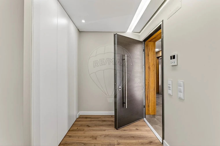 Apartamento T2 para Arrendamento em Pontinha e Famões Foto 3