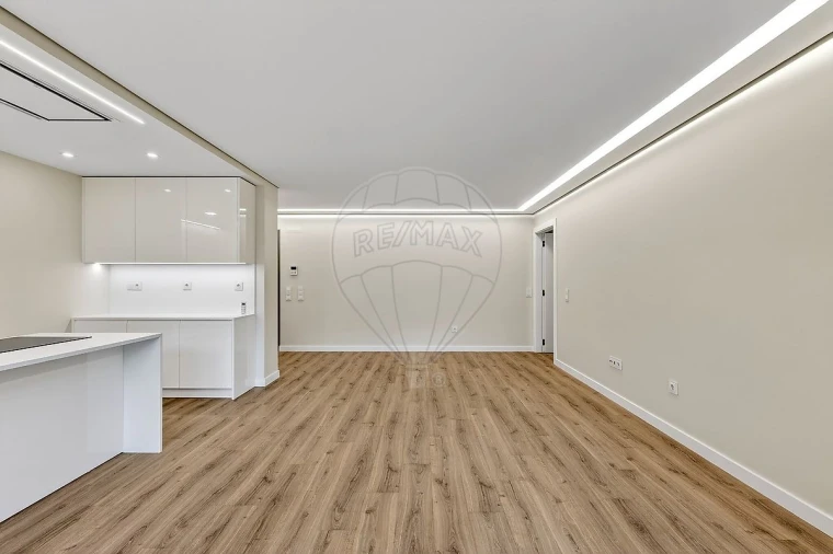 Apartamento T2 para Arrendamento em Pontinha e Famões Foto 12