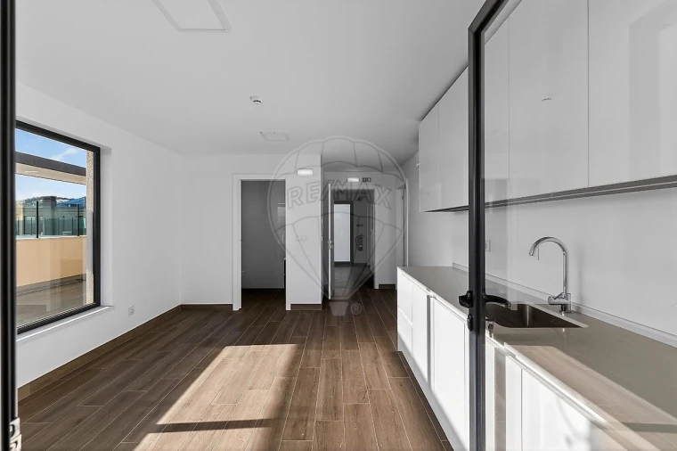 Apartamento T2 para Arrendamento em Pontinha e Famões Foto 34