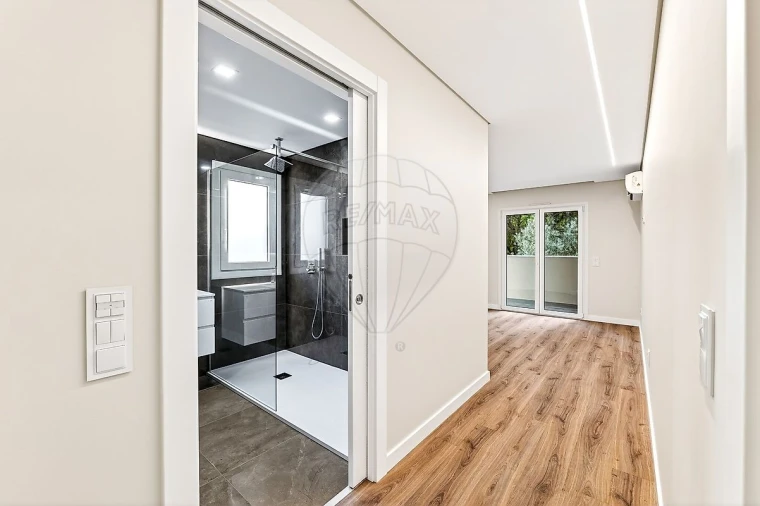 Apartamento T2 para Arrendamento em Pontinha e Famões Foto 18