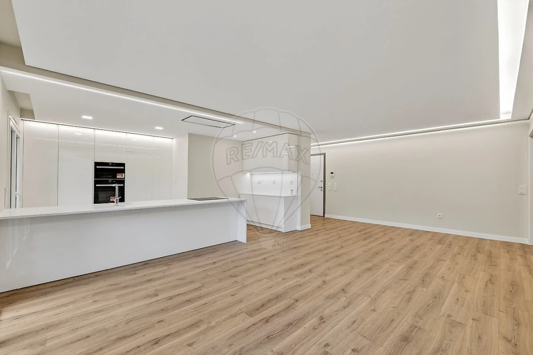 Apartamento T2 para Arrendamento em Pontinha e Famões Foto 10