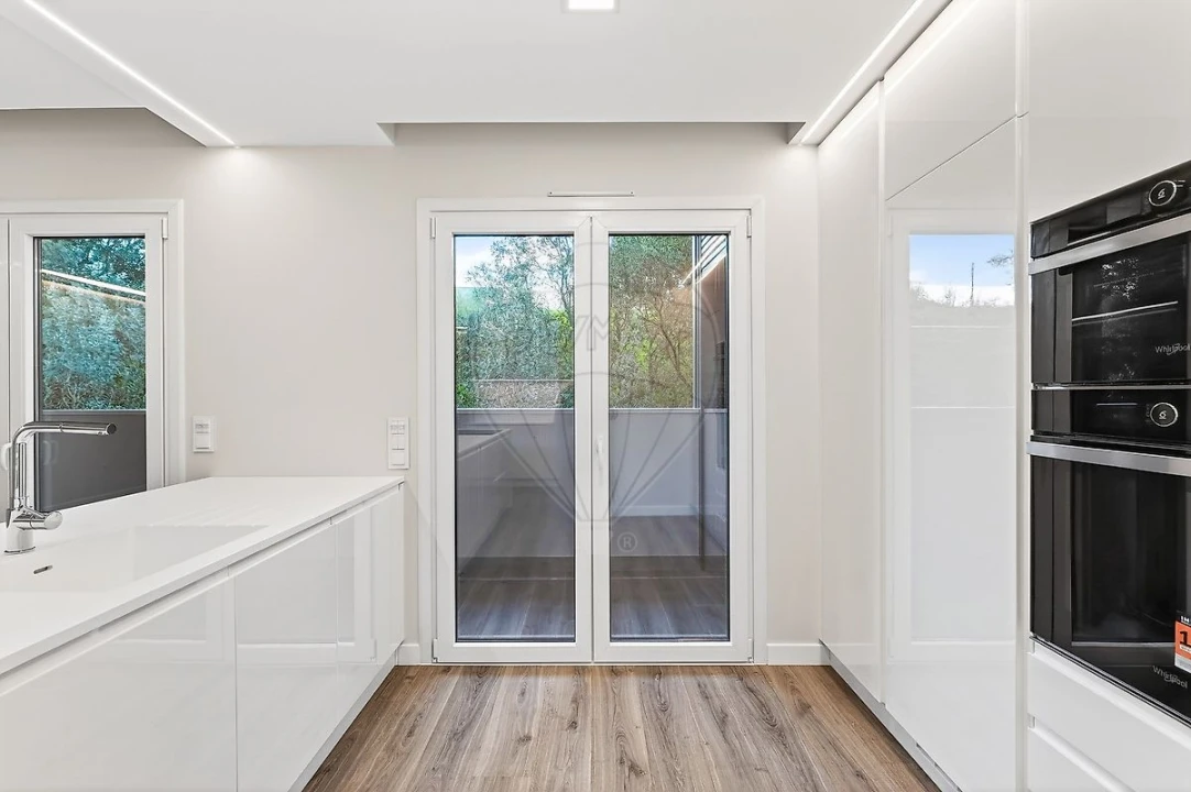 Apartamento T2 para Arrendamento em Pontinha e Famões Foto 11