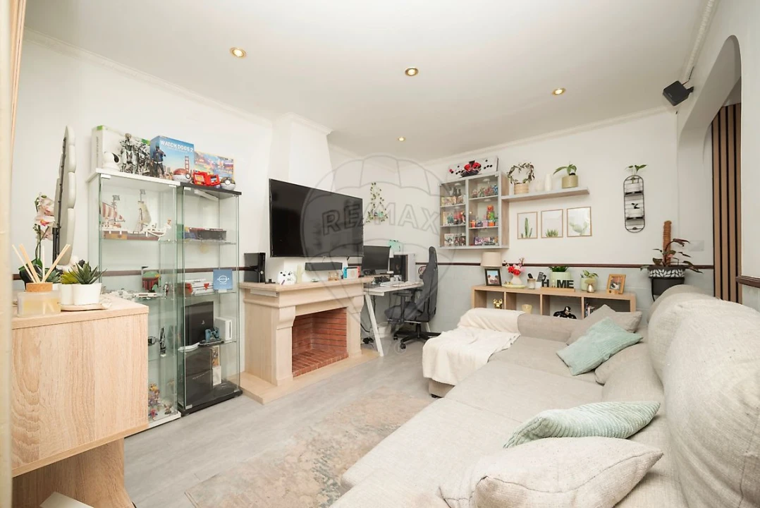 Apartamento T2 para Venda em Falagueira-Venda Nova Foto 1