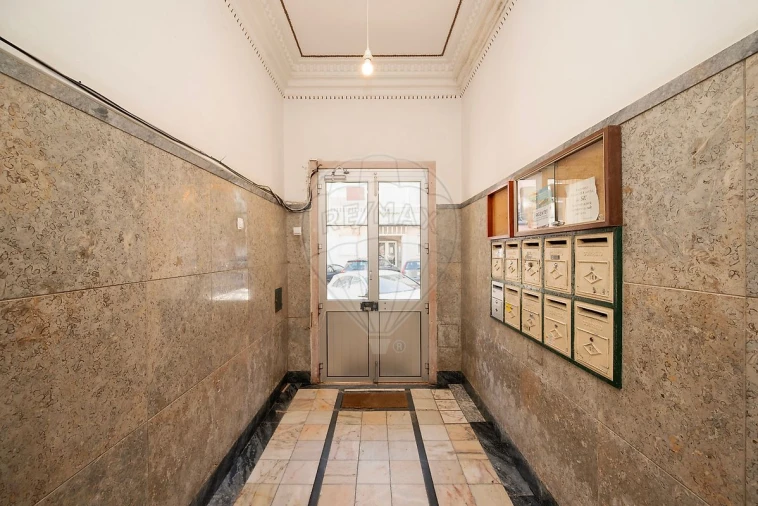 Apartamento T2 para Venda em Falagueira-Venda Nova Foto 31