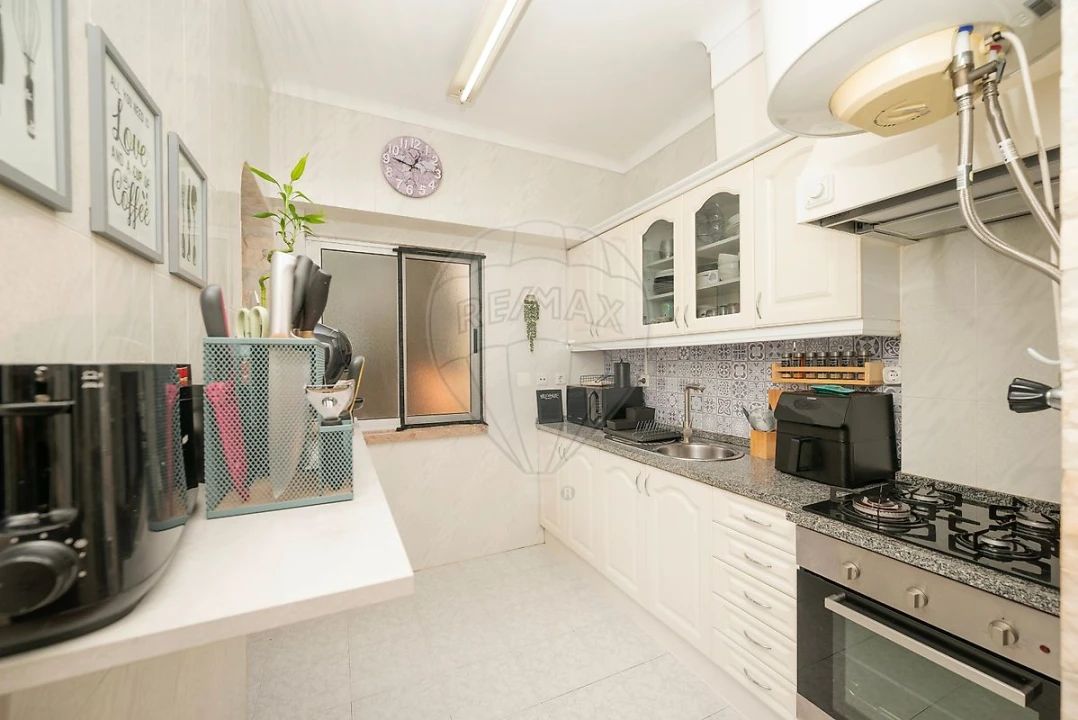 Apartamento T2 para Venda em Falagueira-Venda Nova Foto 17