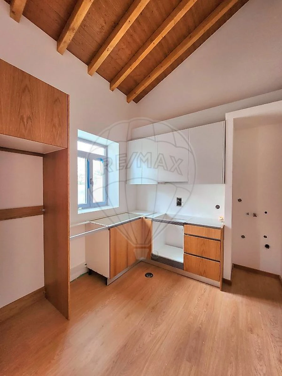 Moradia T1 para Venda em Oliveira do Douro Foto 15