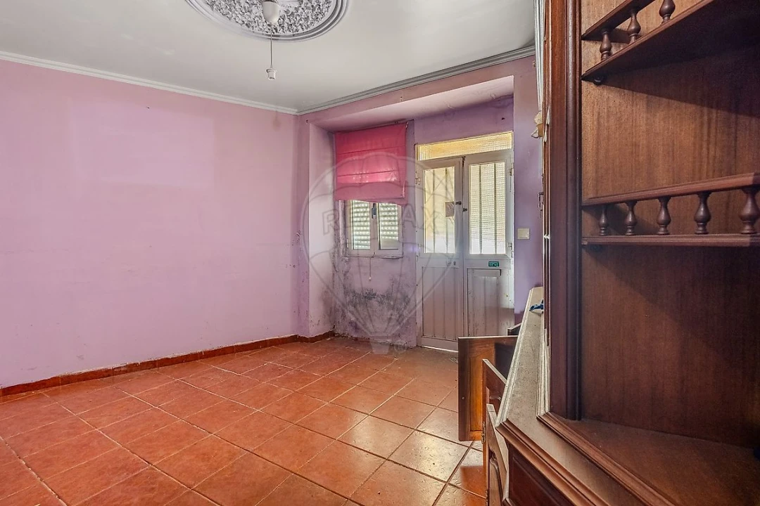 Prédio para Venda em Santa Marinha e São Pedro da Afurada Foto 27