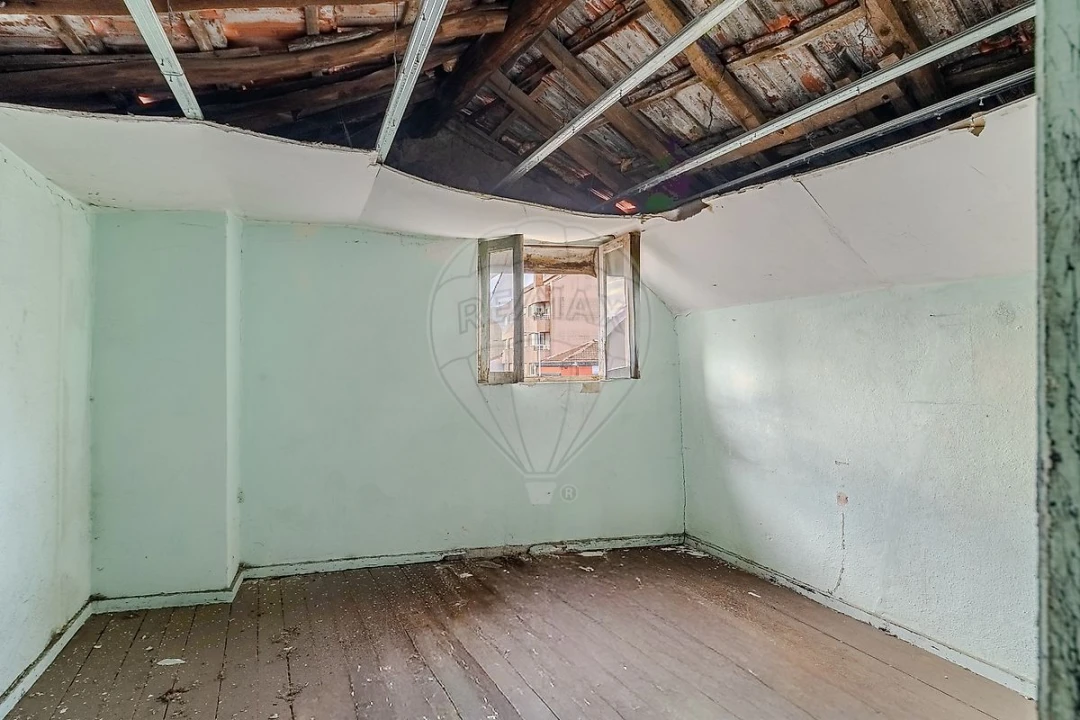 Prédio para Venda em Santa Marinha e São Pedro da Afurada Foto 43