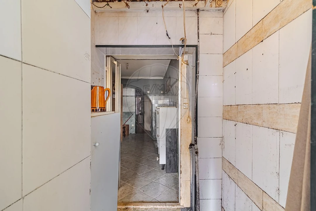 Prédio para Venda em Santa Marinha e São Pedro da Afurada Foto 25