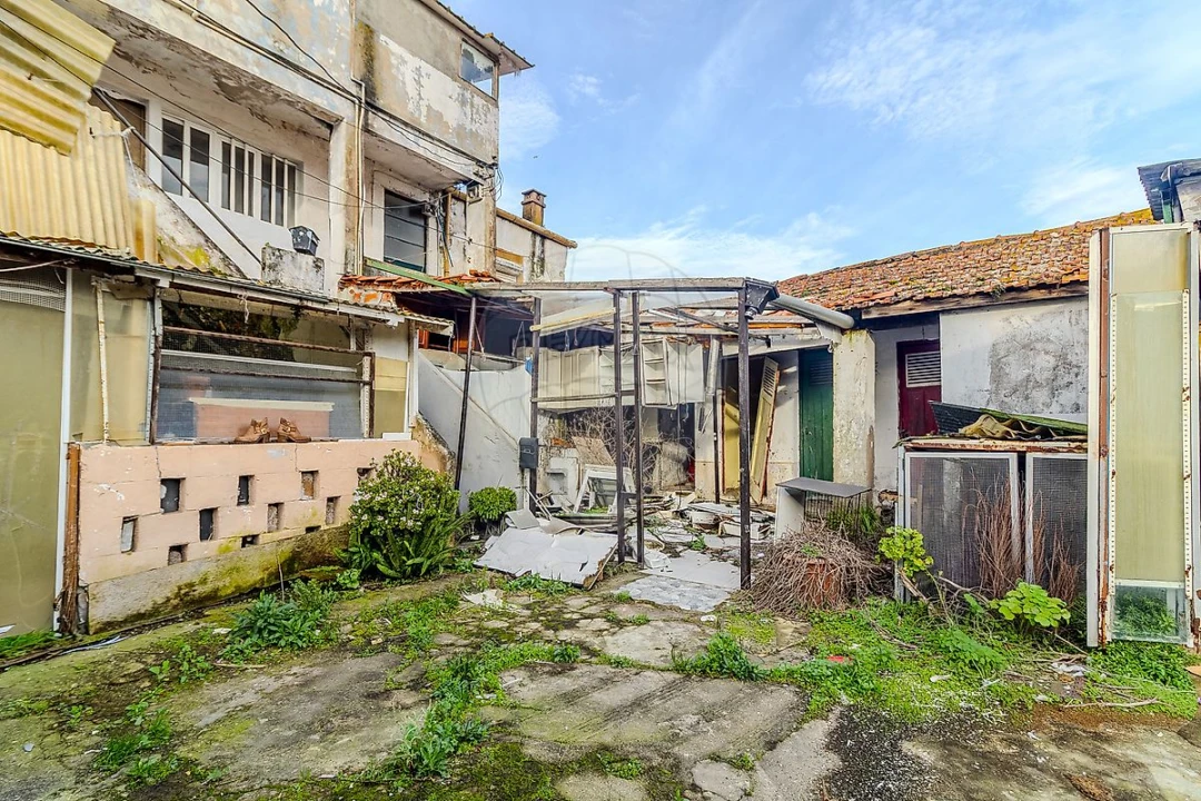 Prédio para Venda em Santa Marinha e São Pedro da Afurada Foto 19