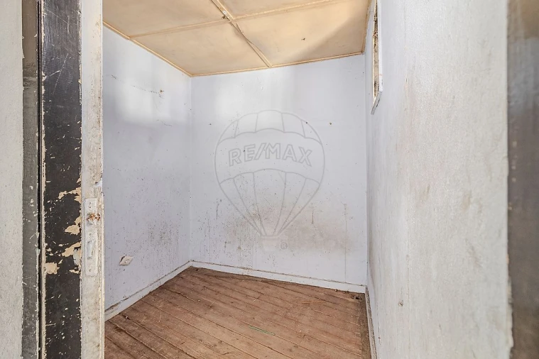 Prédio para Venda em Santa Marinha e São Pedro da Afurada Foto 39