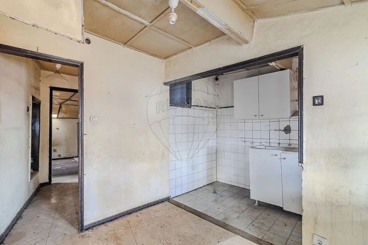 Prédio para Venda em Santa Marinha e São Pedro da Afurada Foto 38