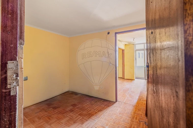 Prédio para Venda em Santa Marinha e São Pedro da Afurada Foto 31