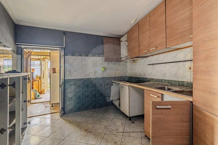 Prédio para Venda em Santa Marinha e São Pedro da Afurada Foto 26