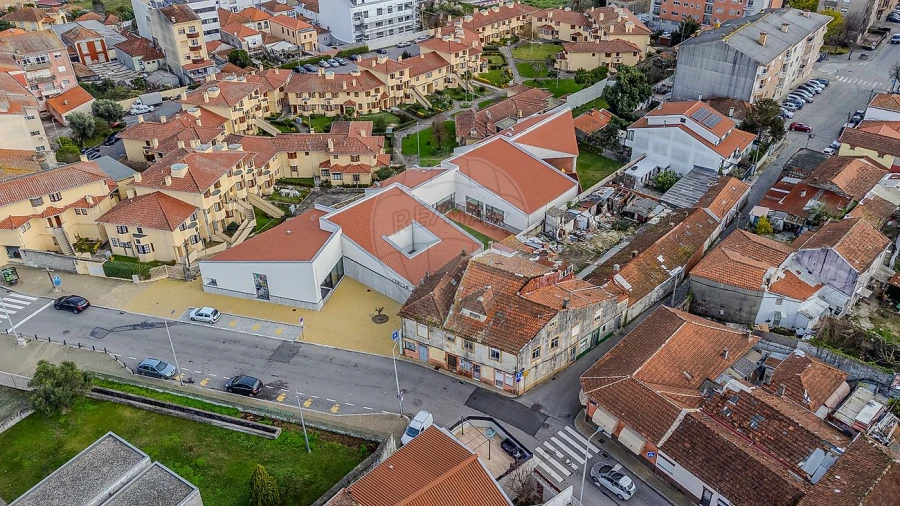 Prédio para Venda em Santa Marinha e São Pedro da Afurada Foto 49