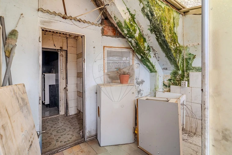 Prédio para Venda em Santa Marinha e São Pedro da Afurada Foto 24