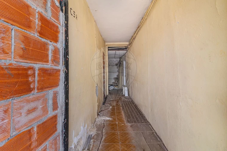 Prédio para Venda em Santa Marinha e São Pedro da Afurada Foto 28