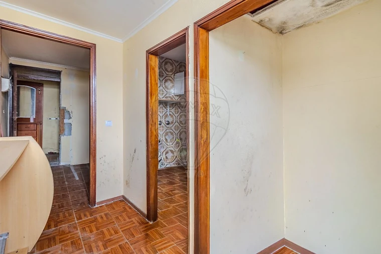 Prédio para Venda em Santa Marinha e São Pedro da Afurada Foto 35