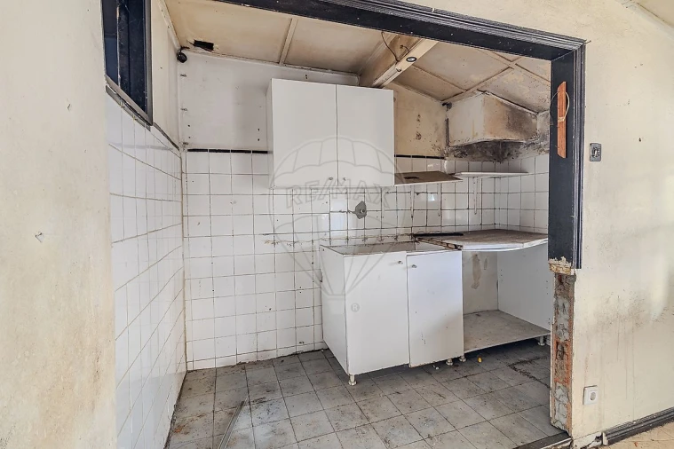 Prédio para Venda em Santa Marinha e São Pedro da Afurada Foto 40