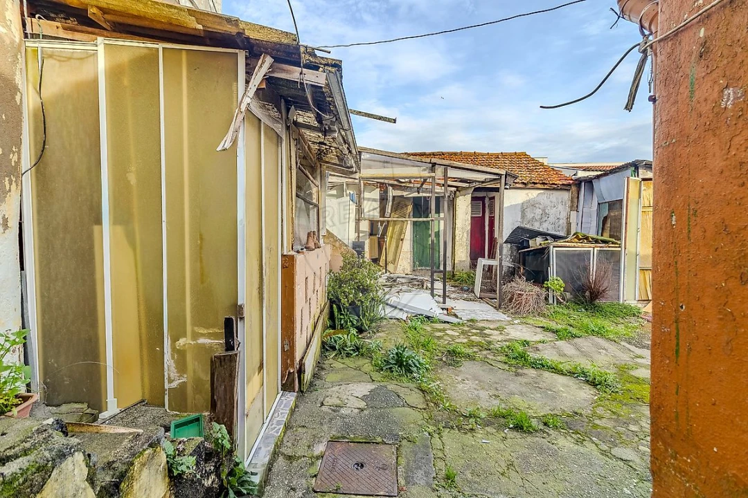 Prédio para Venda em Santa Marinha e São Pedro da Afurada Foto 16