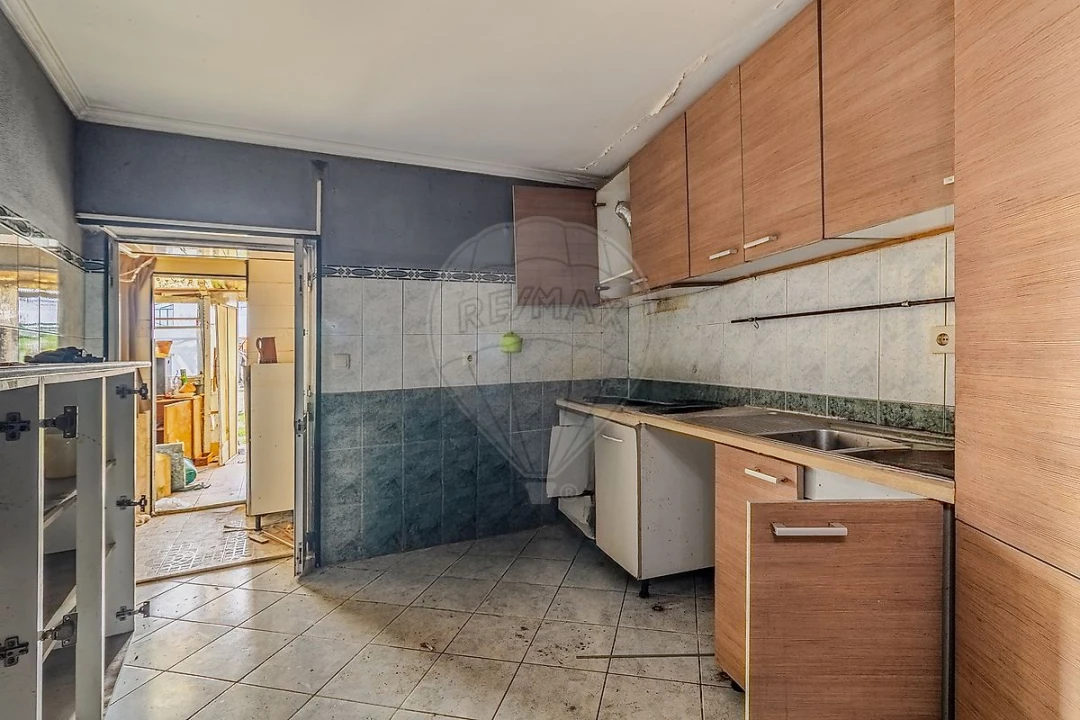 Prédio para Venda em Santa Marinha e São Pedro da Afurada Foto 26