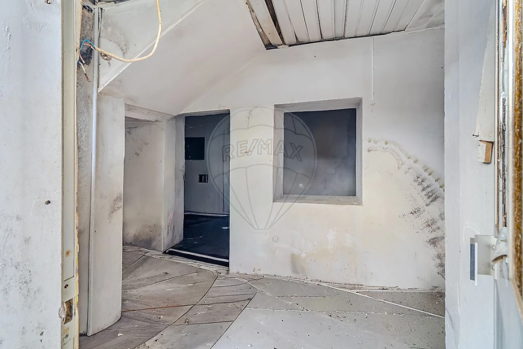 Prédio para Venda em Santa Marinha e São Pedro da Afurada Foto 22