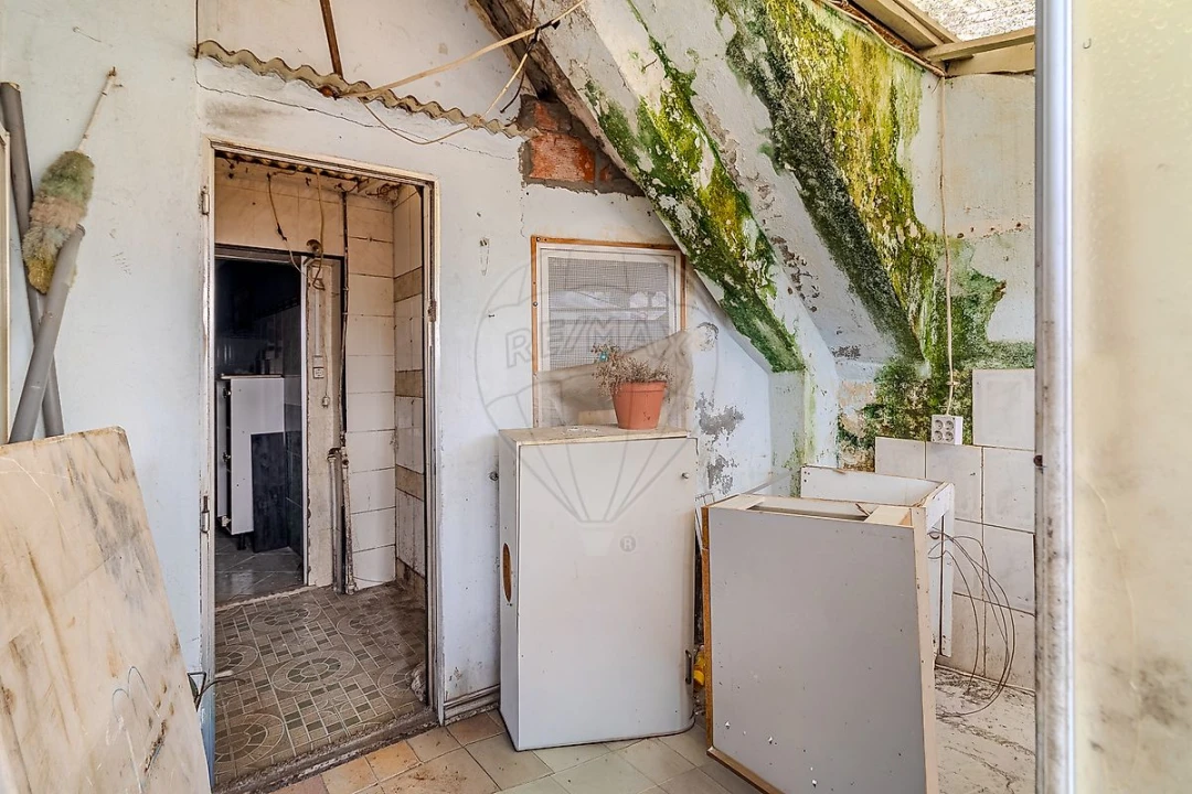 Prédio para Venda em Santa Marinha e São Pedro da Afurada Foto 24