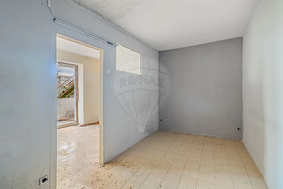 Prédio para Venda em Santa Marinha e São Pedro da Afurada Foto 37