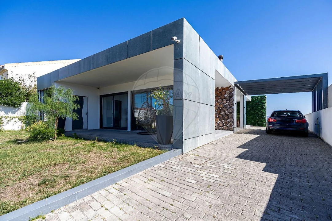 Moradia T3 para Venda em Silveira Foto 3