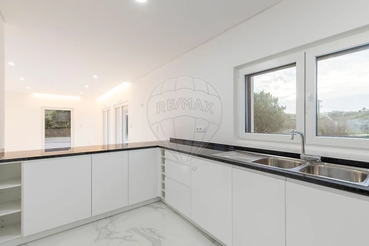 Moradia T3 para Venda em Enxara do Bispo, Gradil e Vila Franca do Rosário Foto 8