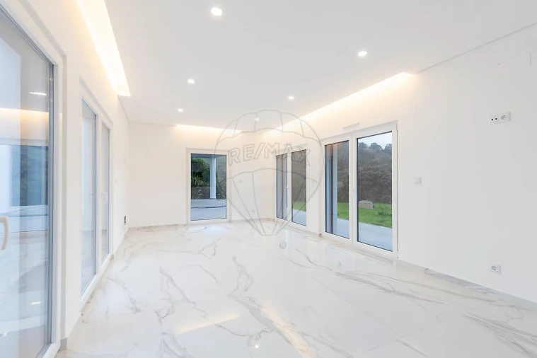 Moradia T3 para Venda em Enxara do Bispo, Gradil e Vila Franca do Rosário Foto 9