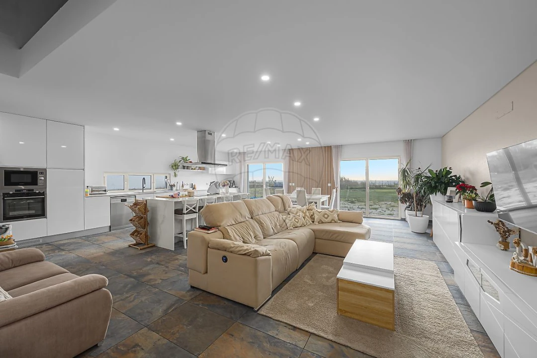 Moradia T3 para Venda em São Pedro da Cadeira Foto 6