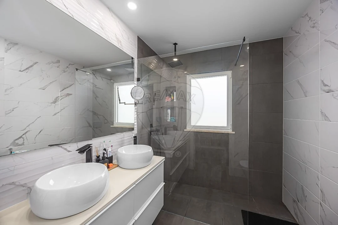 Moradia T3 para Venda em São Pedro da Cadeira Foto 17