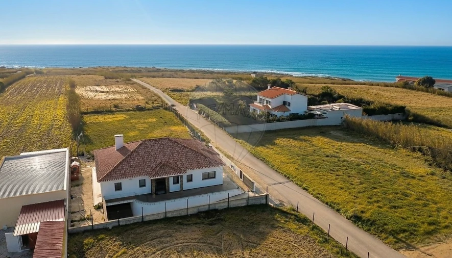 Moradia T3 para Venda em São Pedro da Cadeira Foto 3