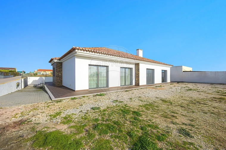 Moradia T3 para Venda em São Pedro da Cadeira Foto 5