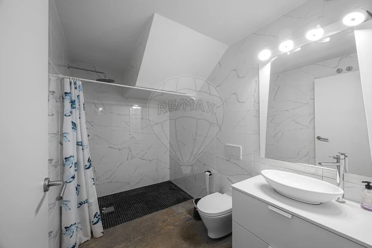 Moradia T3 para Venda em São Pedro da Cadeira Foto 19