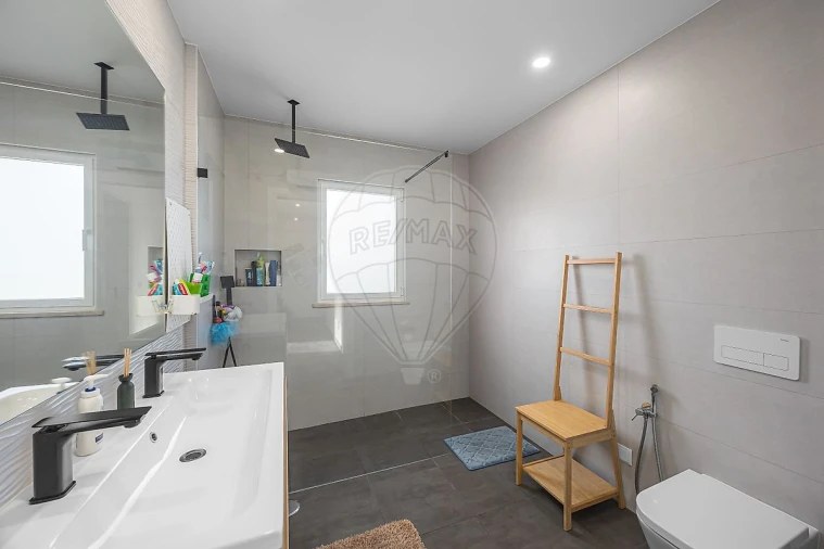 Moradia T3 para Venda em São Pedro da Cadeira Foto 16