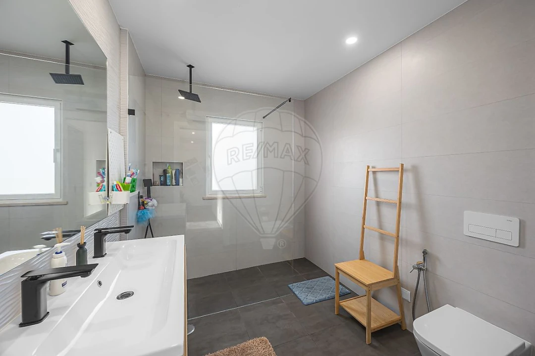 Moradia T3 para Venda em São Pedro da Cadeira Foto 16