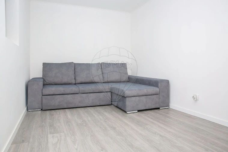 Moradia T2 para Venda em Olhalvo Foto 13