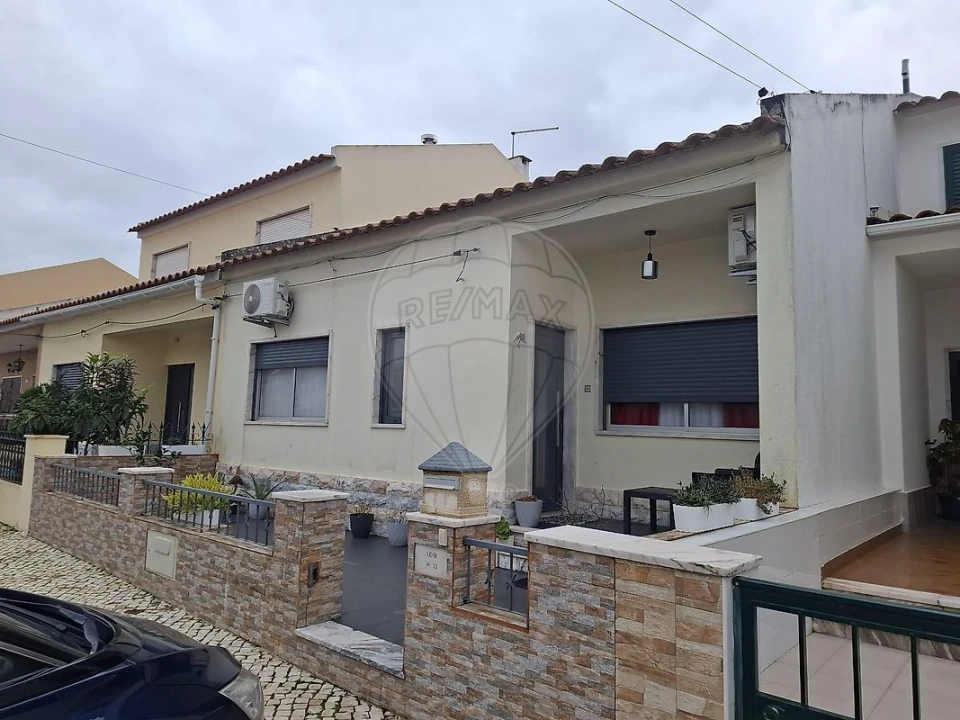 Moradia T3 para Venda em Samora Correia Foto 4